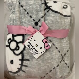 Hello Kitty Cloud Throw Plush Blanket Grey Diamond 60x70 NWT